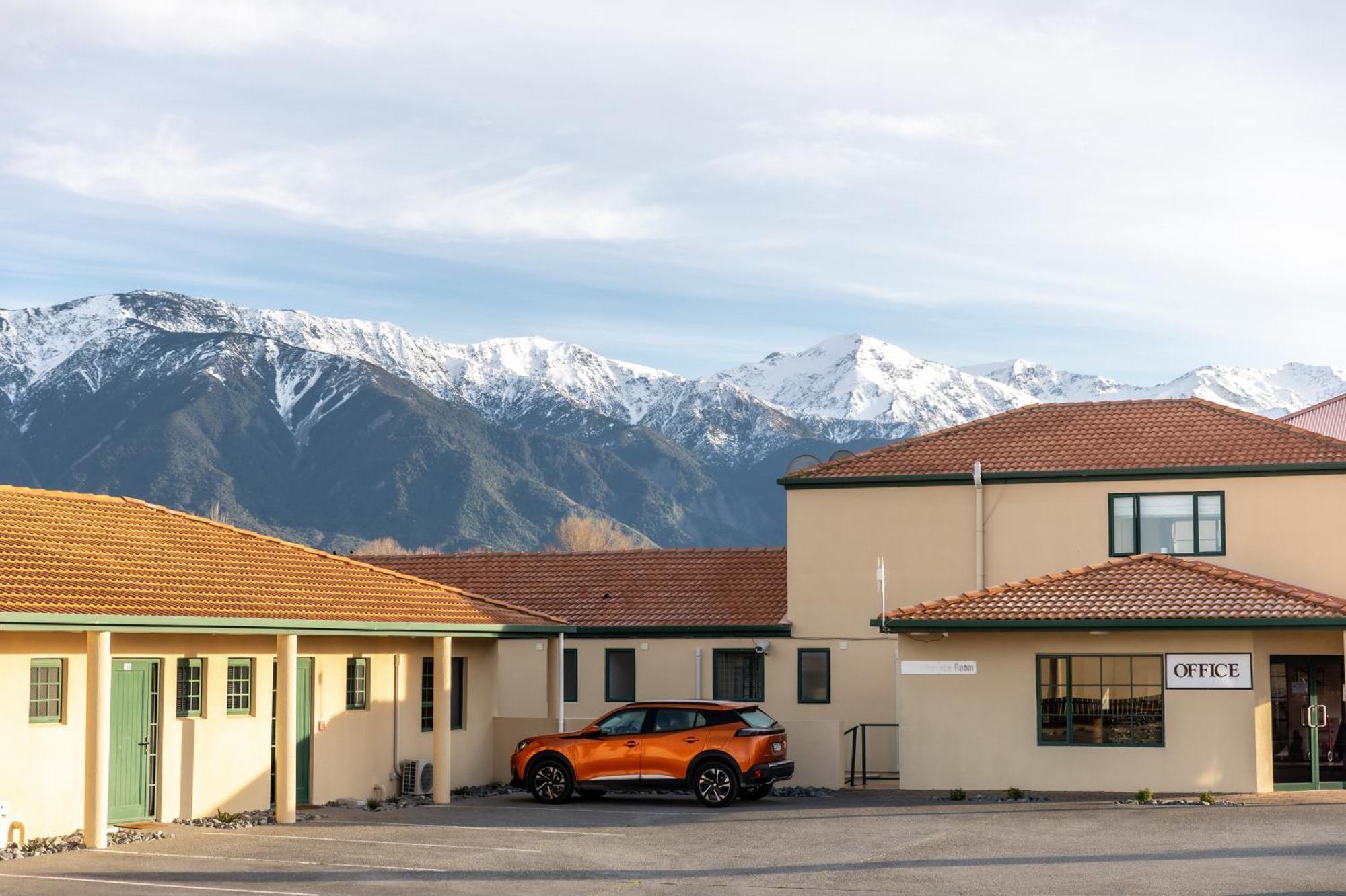 Lobster Inn Motel Кайкоура Экстерьер фото